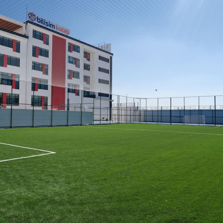 Bilişim Koleji, Keçiören & Pursaklar Yeni Nesil Eğitim Kampüsü ve Hüseyingazi Kampüsü ile Ankara’nın en iyi liseleri arasında yer alıyor.