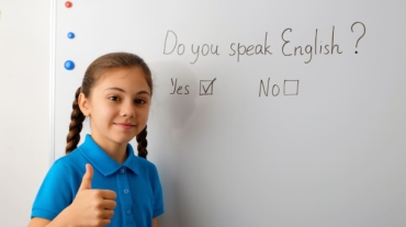 Bilişim Koleji, etkili İngilizce eğitimi sunarak, öğrenci merkezli ve dijital araçlarla öğrencilerin iletişim becerilerini geliştirir.