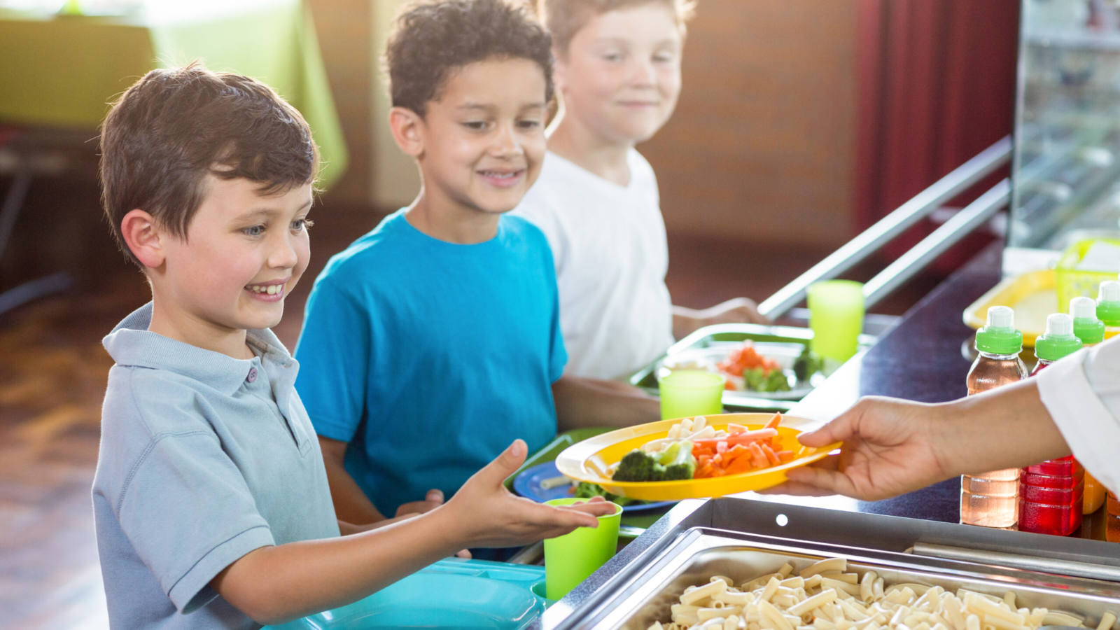 Bilişim Koleji, sağlıklı beslenme ve yaşam alışkanlıklarıyla öğrencilerine dengeli bir eğitim sunuyor. Geleceğe donanımlı yetiştiriyor.