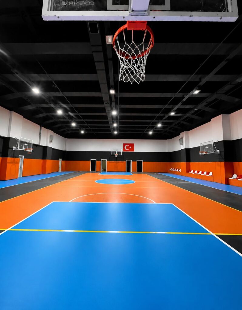 Bilişim Koleji Yeni Nesil Eğitim Kampüsü kapalı spor salonu ve basketbol sahası